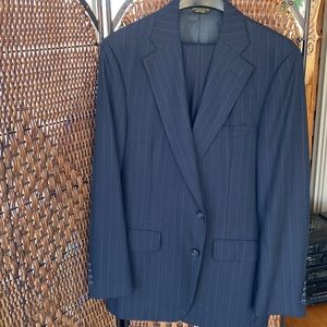 VINTAGE PALM BEACH MENS DARK NAVY SUIT WITH VERY SMALL MUTED STRIPES